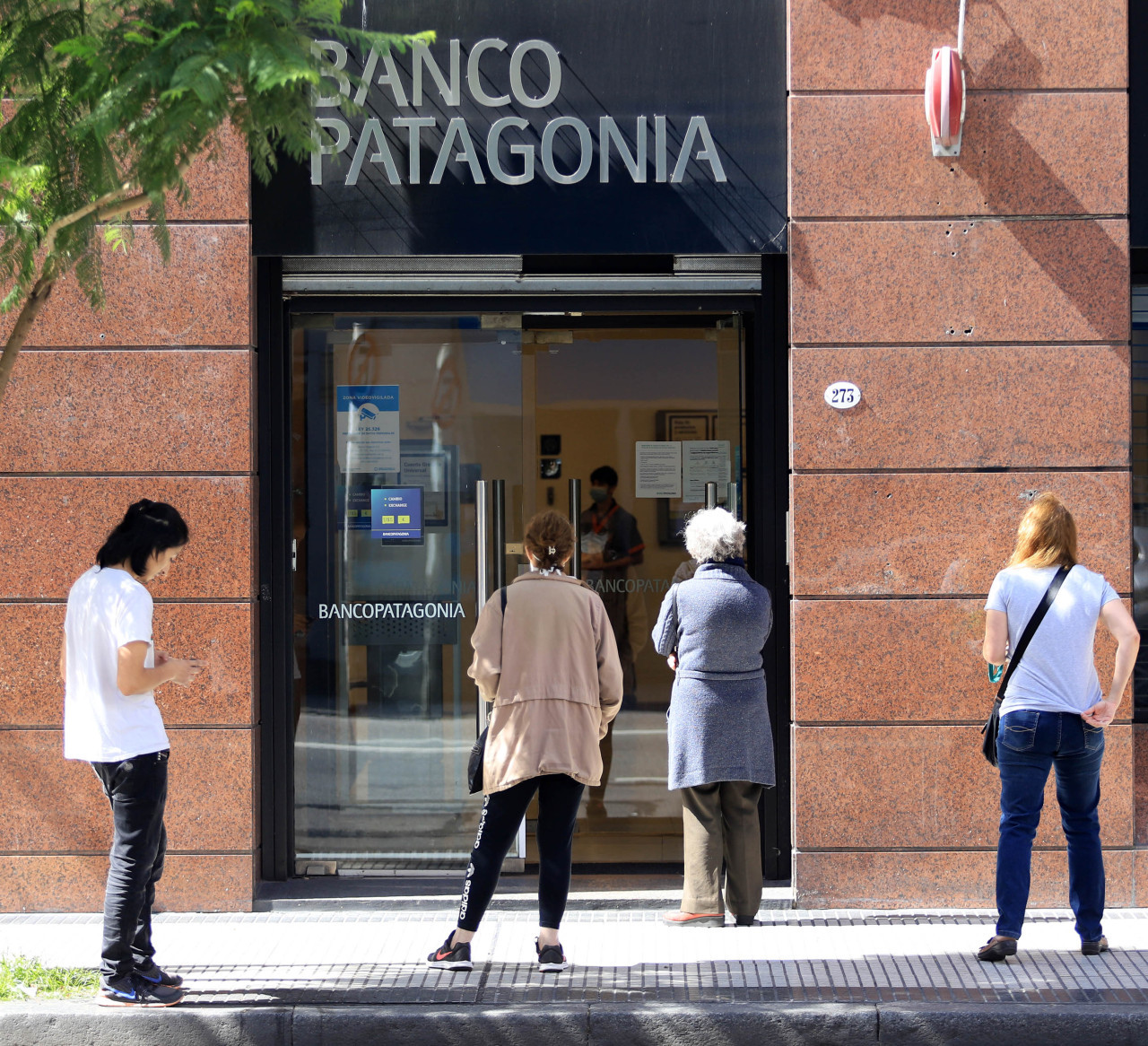 Los bancos de la provincia de Buenos Aires cambian su horario de atención al público. Foto: NA